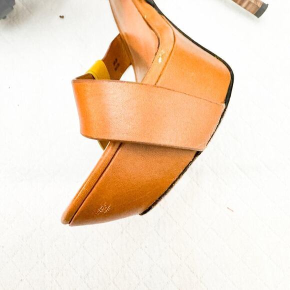 L.A.M.B. Evelyn Platform Leather Colorblock Heels Strappy Shoe Strapback Size 8M - Picture 8 of 8